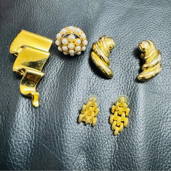 Custom jewelry lot Gold and Cream Textured Earrings - Picture 6 of 6